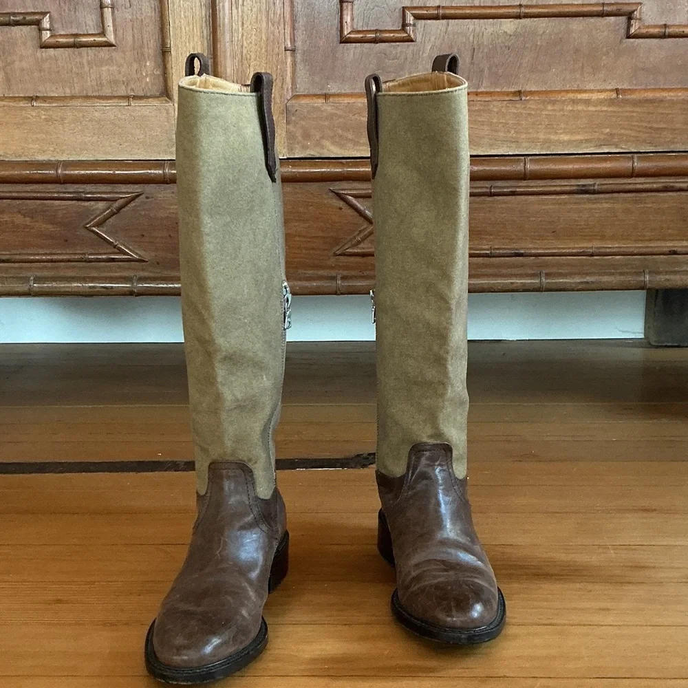 Dries Van Noten Knee-High Equestrian Boots with Side Zipper - Picture 3 of 13